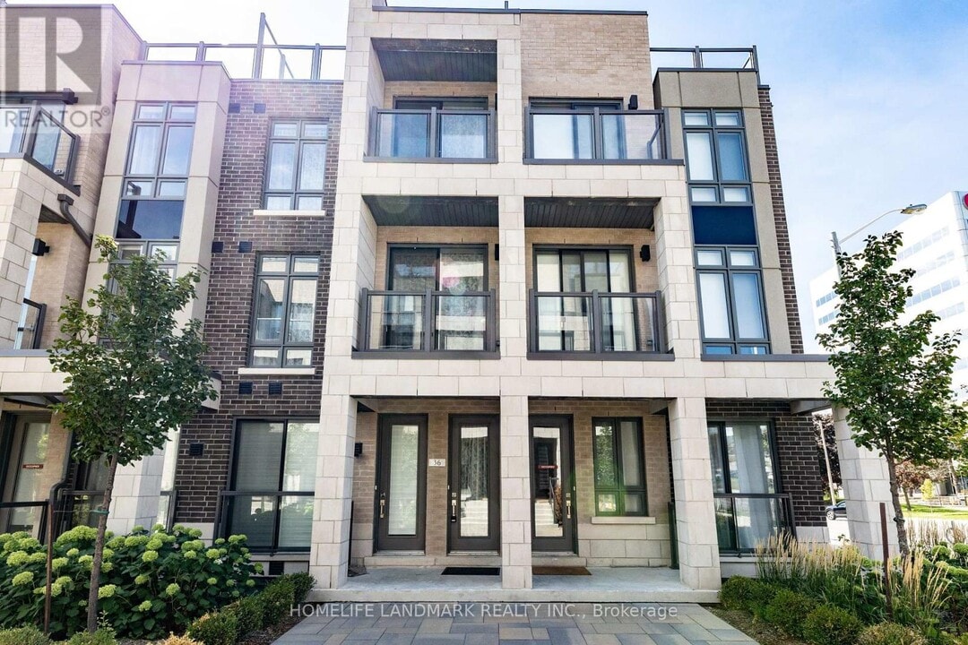 717 Lawrence Ave W in Toronto, ON - Building Photo