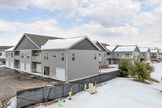 741 Meridian Drive in Plover, WI - Foto de edificio - Primary Photo