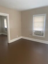 2209 Crittenden Dr, Unit #3 in Louisville, KY - Foto de edificio - Building Photo