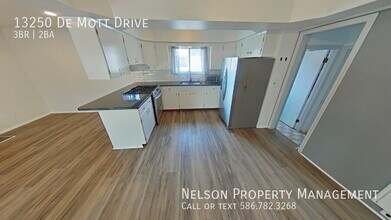 13250 De Mott Dr in Warren, MI - Building Photo - Building Photo