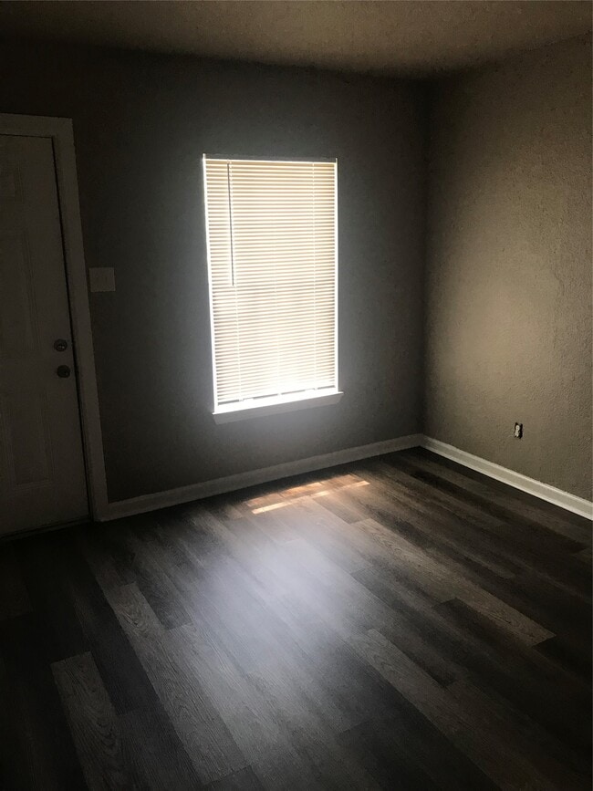 property at 1713 W 5th St