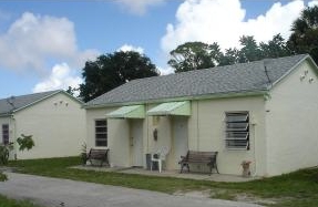 703 S Ridgewood Ave in Edgewater, FL - Building Photo - Building Photo