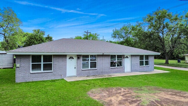 716 Hargest St in Prairie View, TX - Building Photo - Building Photo