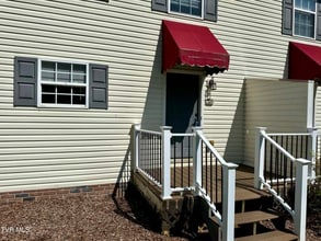 2201 Cherokee Rd in Johnson City, TN - Building Photo - Building Photo