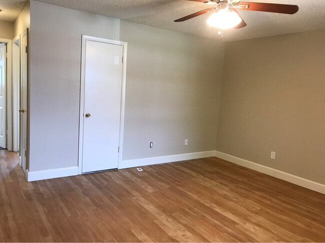 1021 Delaware Dr in Colorado Springs, CO - Building Photo - Building Photo