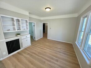 175 W Moore St in Berlin, WI - Foto de edificio - Building Photo