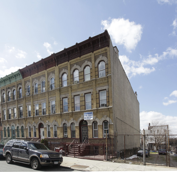 1007 Decatur St in Brooklyn, NY - Building Photo