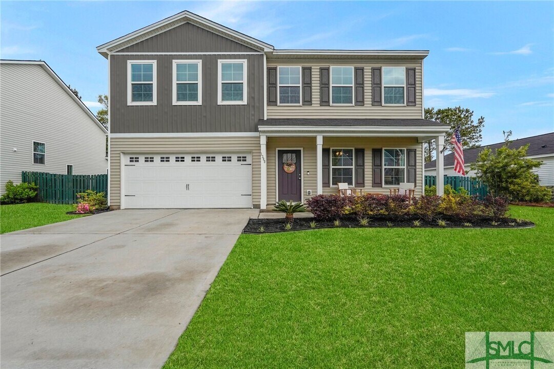 1300 Waybridge Way in Richmond Hill, GA - Building Photo