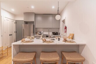 207 Cooper St in Brooklyn, NY - Foto de edificio - Building Photo