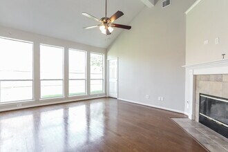 407 Cedar Branch Dr in League City, TX - Foto de edificio - Building Photo