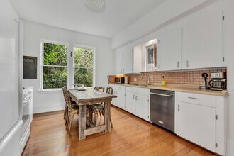 4230 Prince Edward St in Vancouver, BC - Building Photo - Building Photo