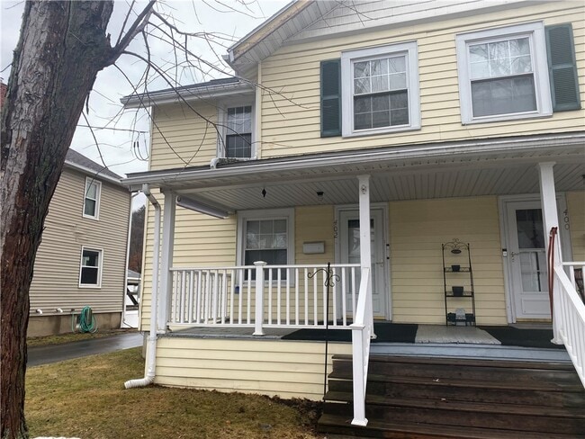 402 W High St in Painted Post, NY - Building Photo - Building Photo