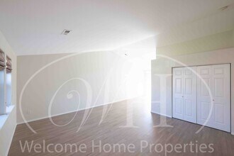 1164 SE Scenic View Dr in College Place, WA - Building Photo - Building Photo