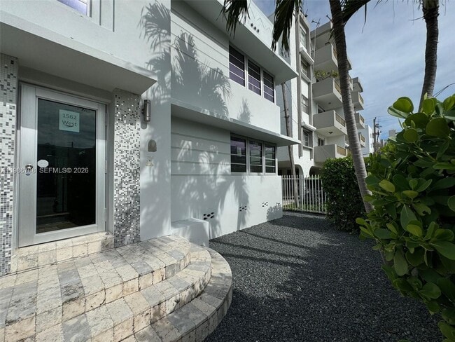 1560 West Ave in Miami Beach, FL - Building Photo - Building Photo