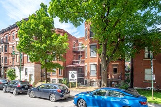 17 De L'épée Av in Outremont, QC - Building Photo - Building Photo