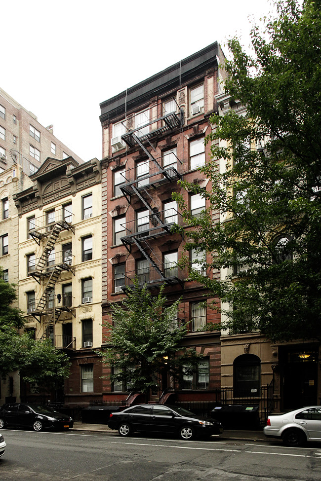 211 E Tenth St in New York, NY - Foto de edificio - Building Photo