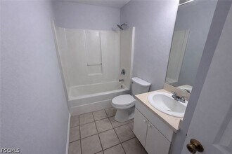 953 Eisenhower Blvd in Lehigh Acres, FL - Building Photo - Building Photo