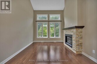 880 Fletcher Cir in Ottawa, ON - Building Photo - Building Photo