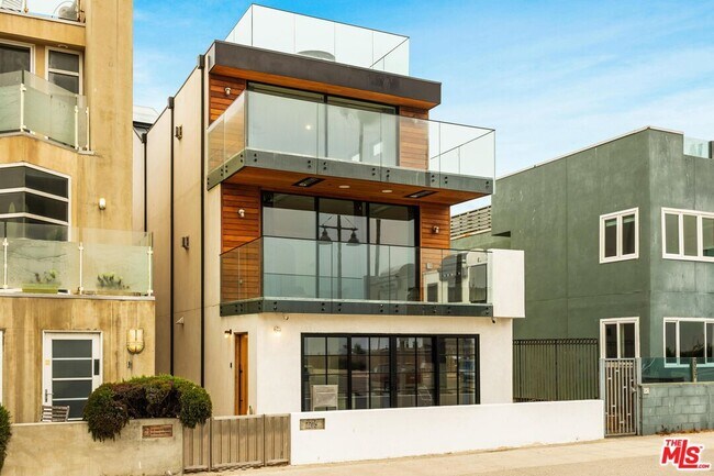 property at 2205 Ocean Front Walk