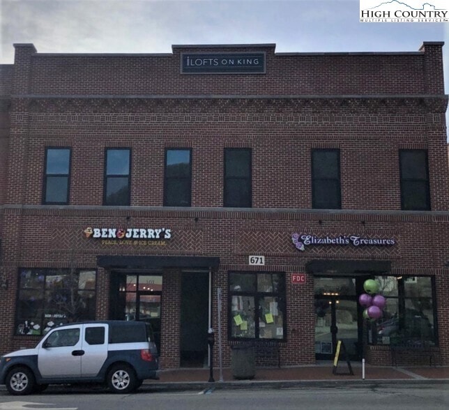 property at 671 W King St