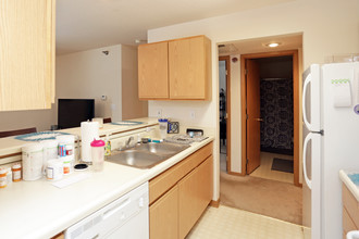 Total Property Management 134 Campus in Ames, IA - Foto de edificio - Interior Photo