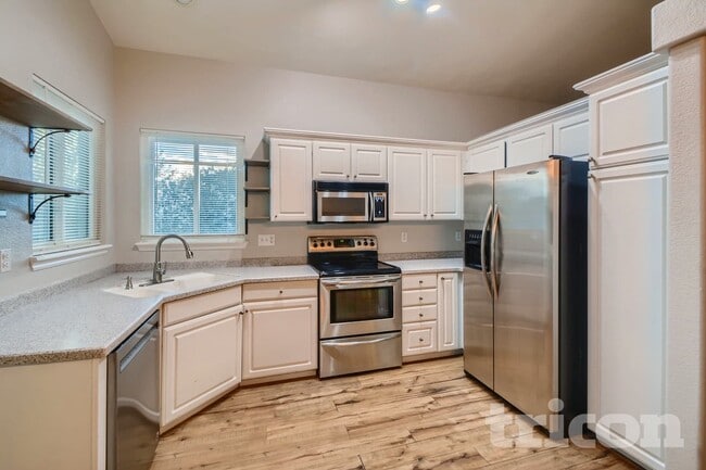 8785 Katherine Ct in Parker, CO - Foto de edificio - Building Photo