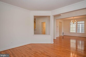 1023 Pleasant Cir in Rockville, MD - Building Photo - Building Photo