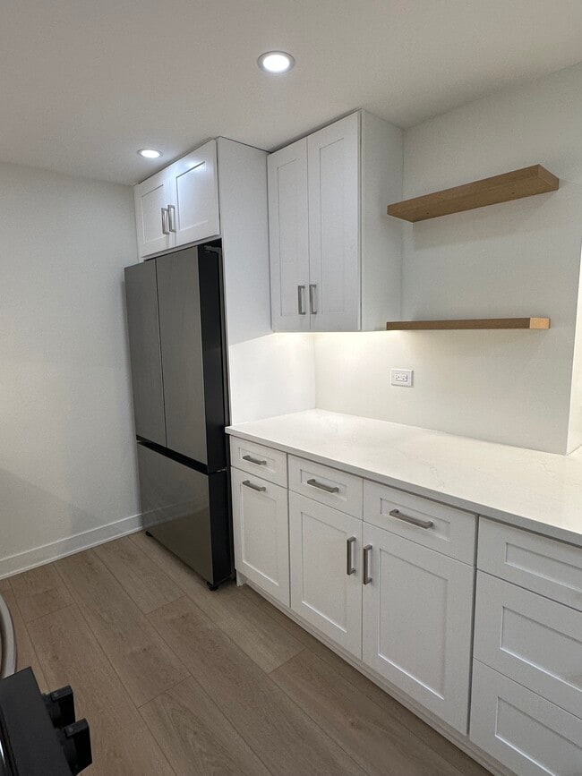 2800 N Lake Shore Dr, Unit 2603 in Chicago, IL - Building Photo - Building Photo