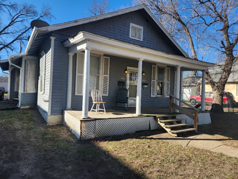 427-429 W South St in Salina, KS - Building Photo