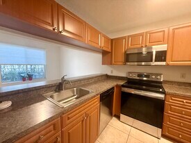 15105 Glenmoor Dr in West Palm Beach, FL - Building Photo