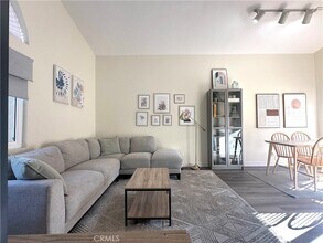 21138 Jasmines Way in Lake Forest, CA - Foto de edificio - Building Photo