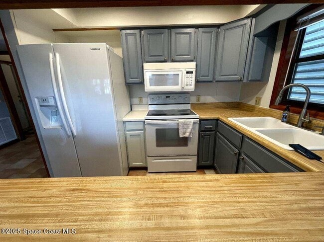 2310 Pineapple Ave in Melbourne, FL - Building Photo - Building Photo