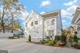 352 Davis St in Monroe, GA - Building Photo - Building Photo