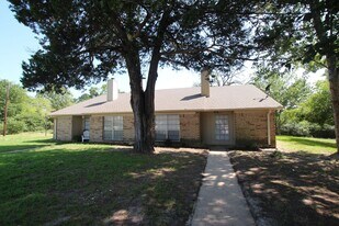 8327-8329 El Cerrito Dr in Tyler, TX - Building Photo