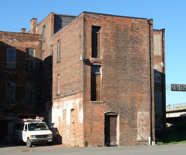 The Buffalo Palace Apartments in Buffalo, NY - Building Photo - Building Photo