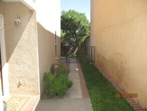 9335 Osuna Pl NE in Albuquerque, NM - Building Photo - Building Photo