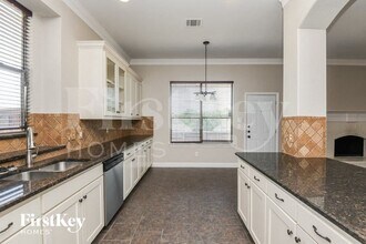 9801 Brazoria Trail in Fort Worth, TX - Foto de edificio - Building Photo