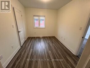 77 Vedette Wy in Vaughan, ON - Building Photo - Building Photo