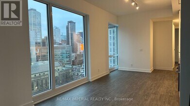 88 Queen St E in Toronto, ON - Building Photo - Building Photo