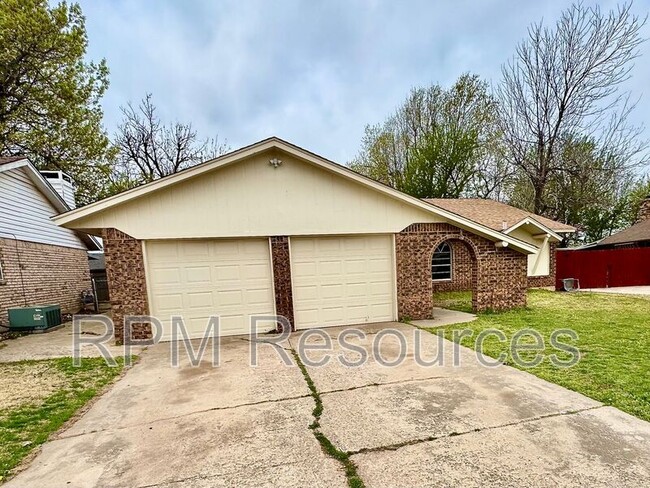 720 Willow Run in Yukon, OK - Building Photo - Building Photo