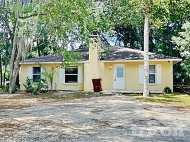 1809 Avon St in Plant City, FL - Building Photo