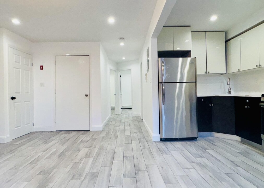 16 Bancroft Pl in Brooklyn, NY - Building Photo