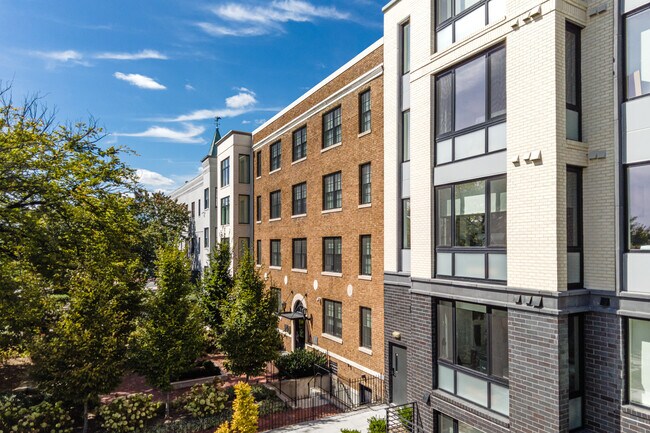 816-820 Potomac Ave SE in Washington, DC - Building Photo - Building Photo