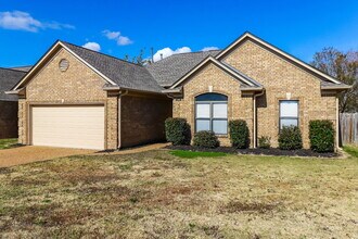 300 Mossy Springs Dr in Oakland, TN - Building Photo - Building Photo