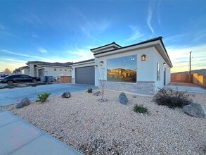 179 N 3670 W in Hurricane, UT - Building Photo - Building Photo