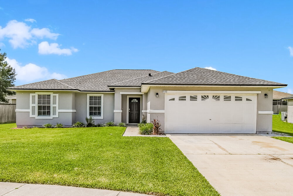 7157 Beekman Lake Dr in Jacksonville, FL - Foto de edificio