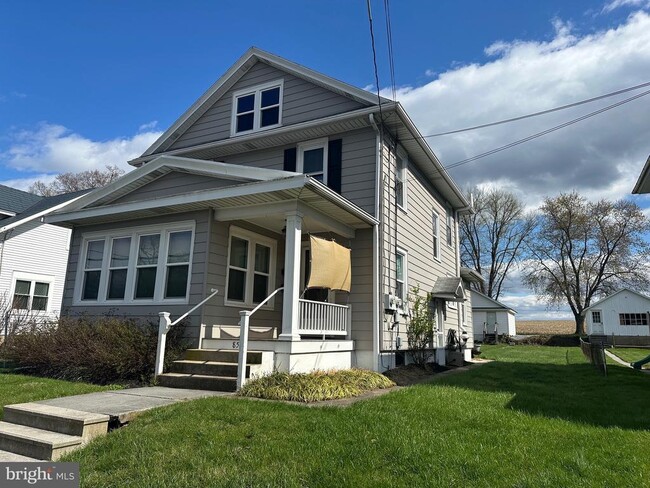 property at 850 E Chocolate Ave