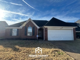 7041 Ireland Dr in Cordova, TN - Building Photo