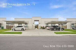 802 Sugar Gdn Dr, Unit 4 in Pharr, TX - Building Photo