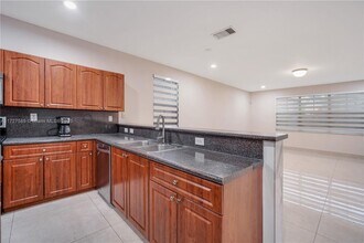 15051 SW 18th Terrace in Miami, FL - Building Photo - Building Photo
